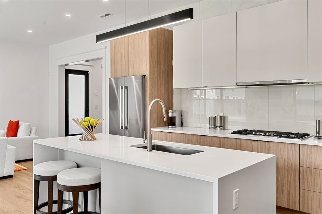 165 River St #2 Waltham — Photo 12 of 42