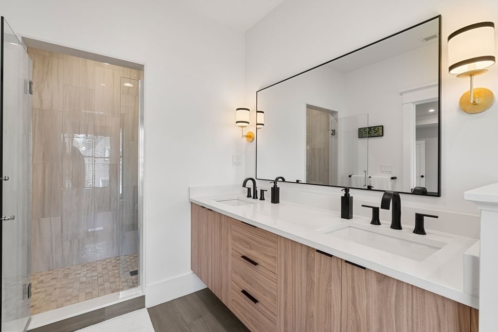 165 River St #2 Waltham — Photo 24 of 42