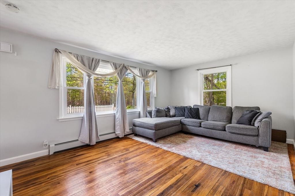 376 Pleasant St, Paxton, MA 01612 photo 3
