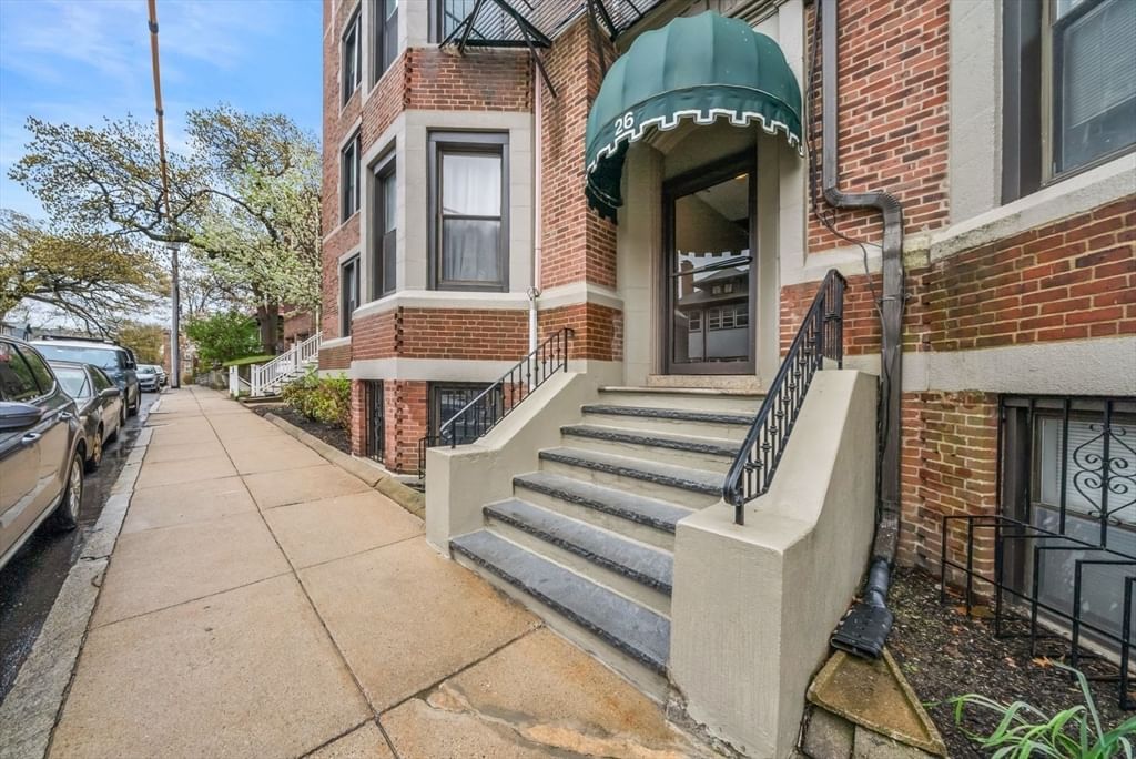 26 Commonwealth Ter #19 Boston — Photo 2 of 23