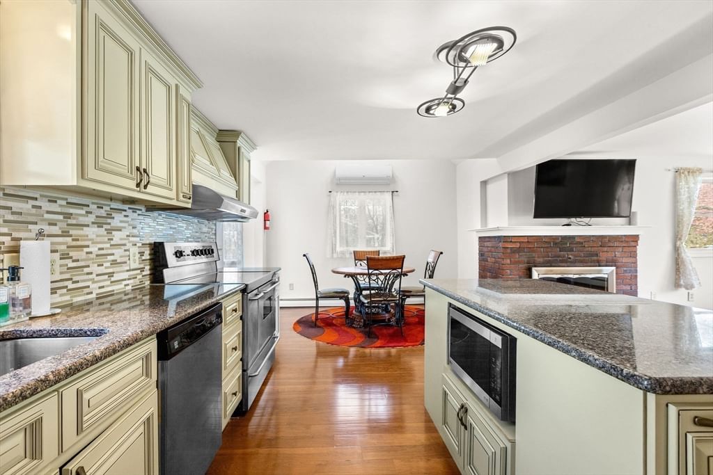 6 Sylvan Way Yarmouth — Photo 13 of 40