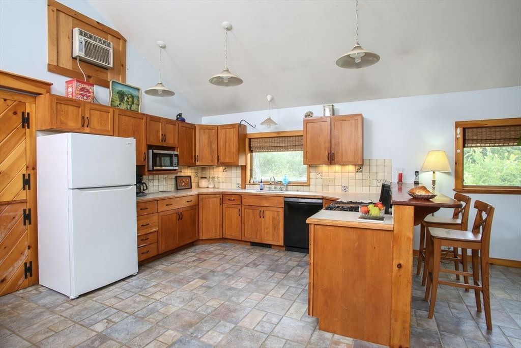 14 South Rd, Heath, MA 01346 photo 2