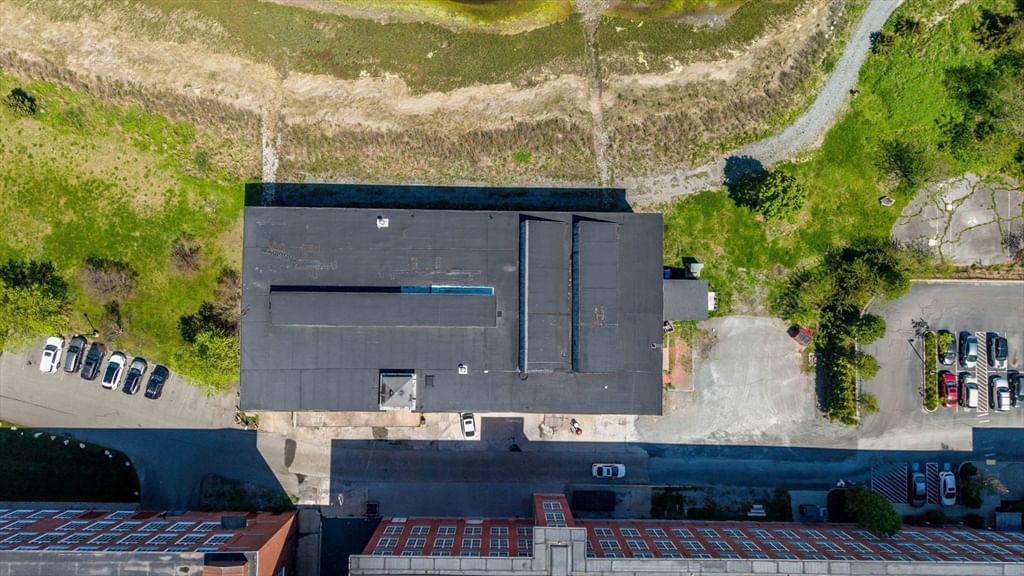 194-R Riverside Ave New Bedford — Photo 10 of 29