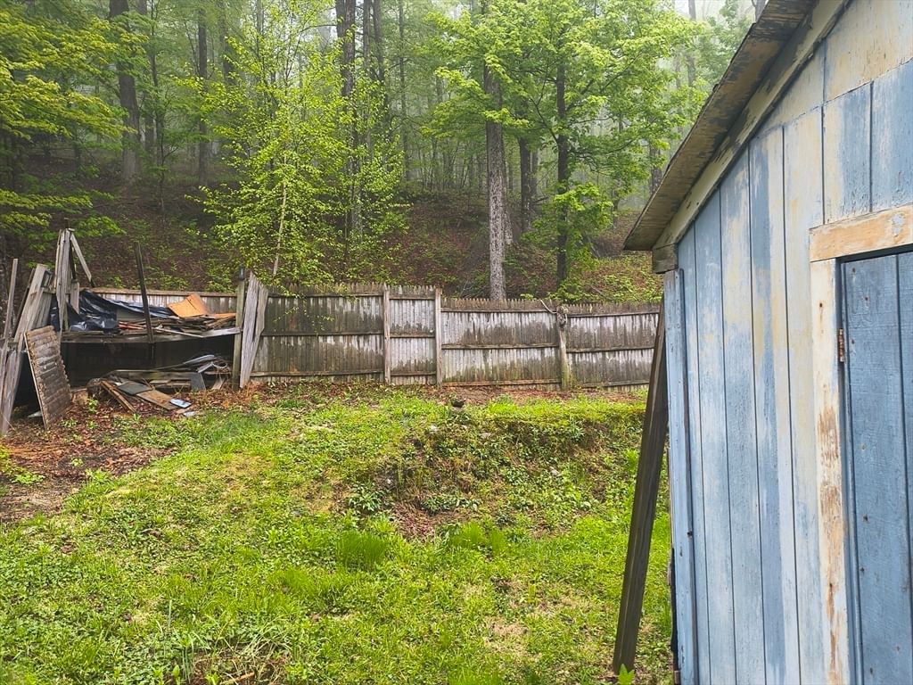 211 West St, Worthington, MA 01098 photo 3