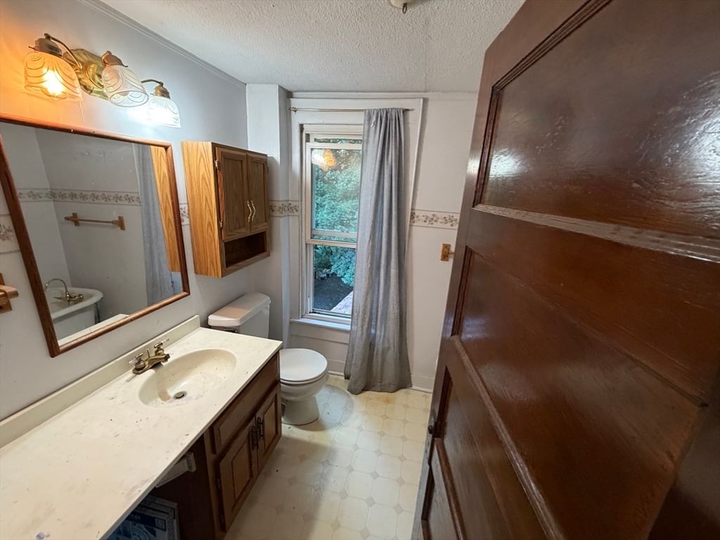 74 Gates Ave, East Longmeadow, MA Photo #33