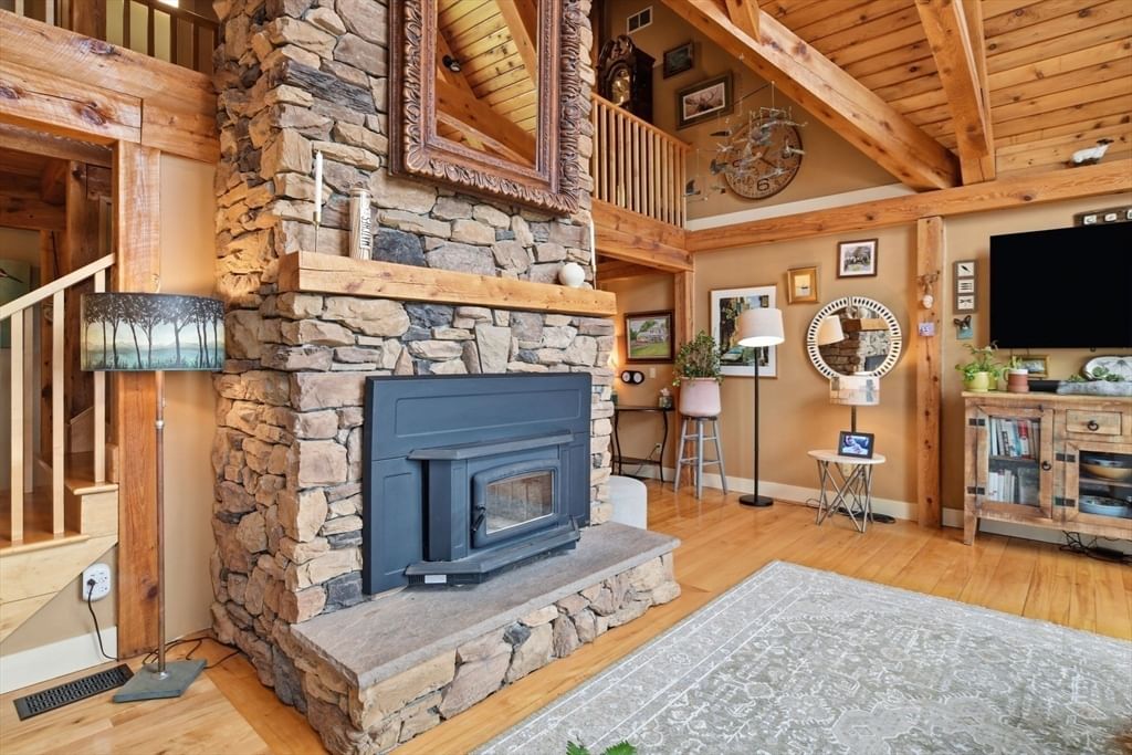 329 Southampton Rd Westhampton — Photo 10 of 40