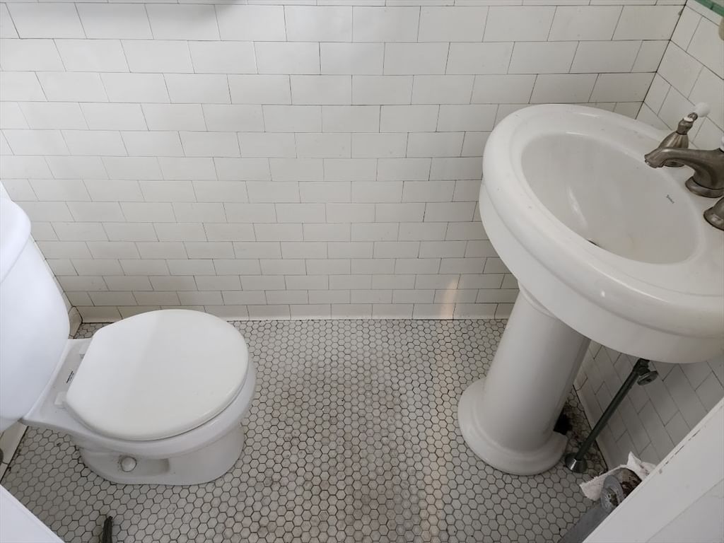 31 Buena Vista Plz Springfield — Photo 14 of 42