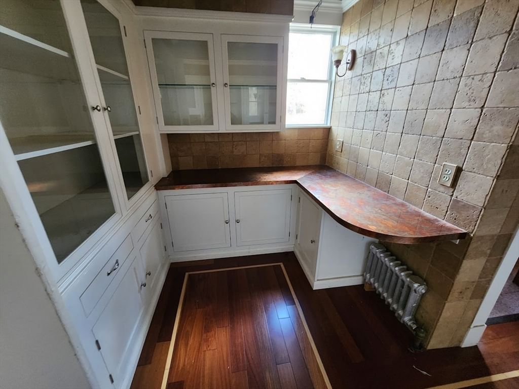 31 Buena Vista Plz Springfield — Photo 8 of 42