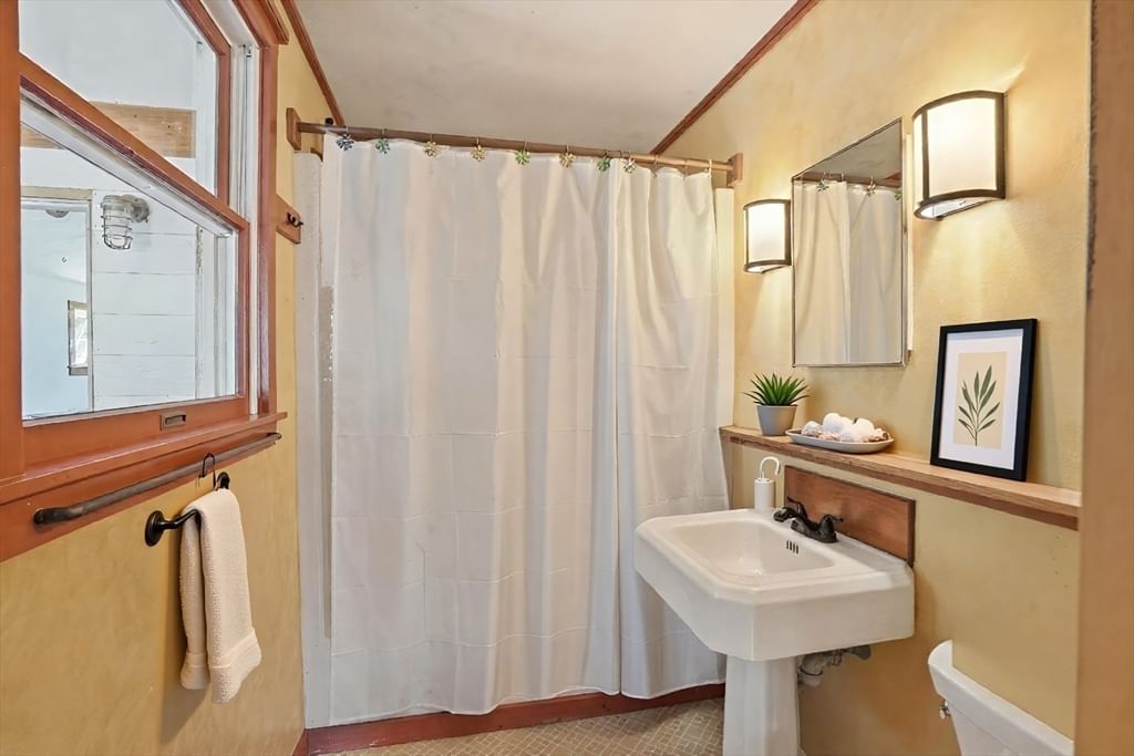 22 Firehouse, Oak Bluffs, MA 02557 photo 5
