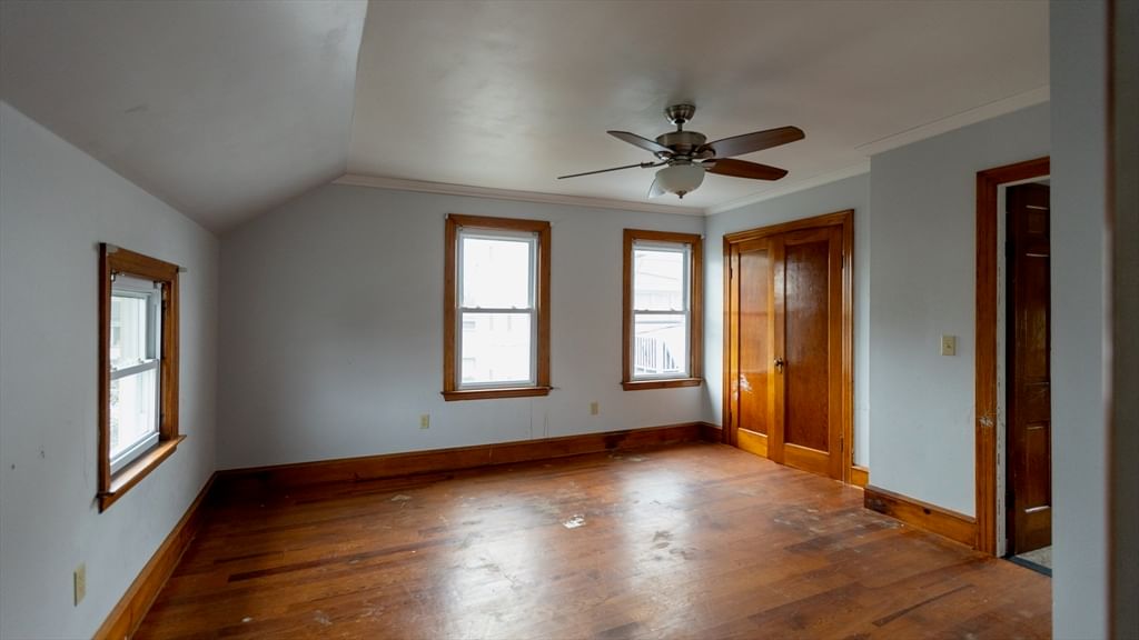 518 Snell St Fall River — Photo 20 of 22