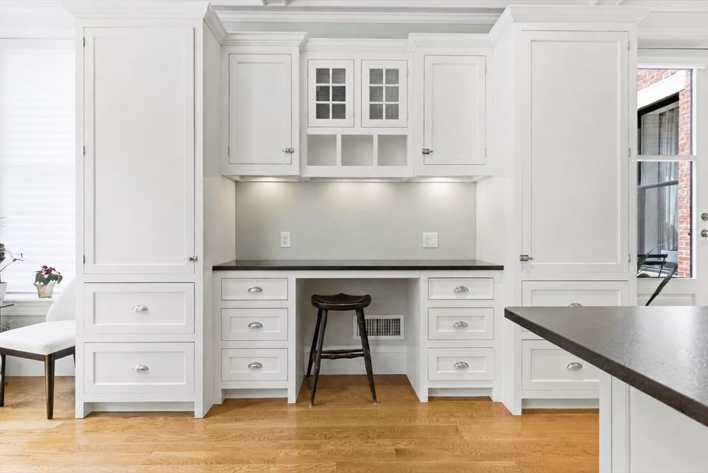 319 Beacon Street Boston — Photo 11 of 37