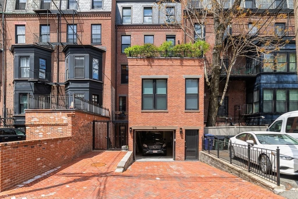 319 Beacon Street Boston — Photo 36 of 37
