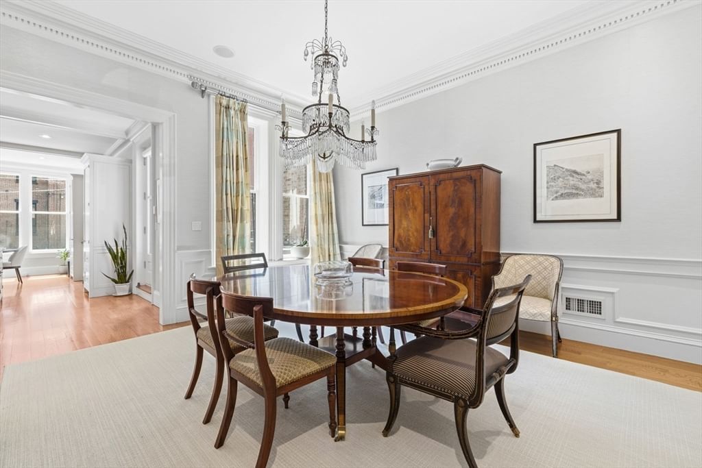 319 Beacon Street Boston — Photo 8 of 37