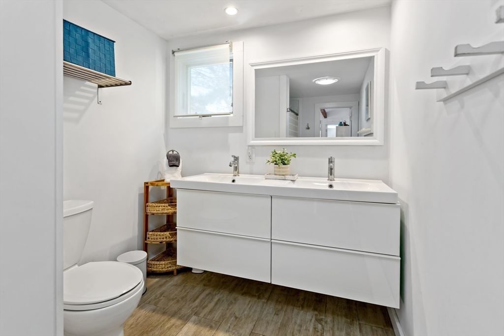 22 &24 Follins Pond Rd Dennis — Photo 11 of 35