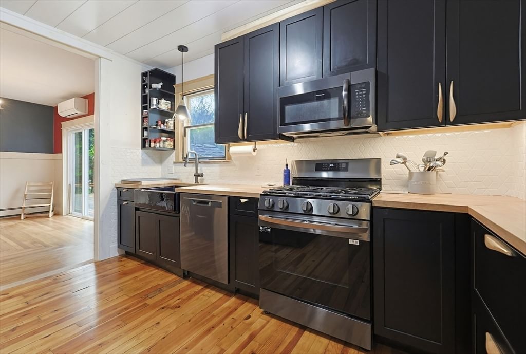 129 Cross Rd Westport — Photo 11 of 42