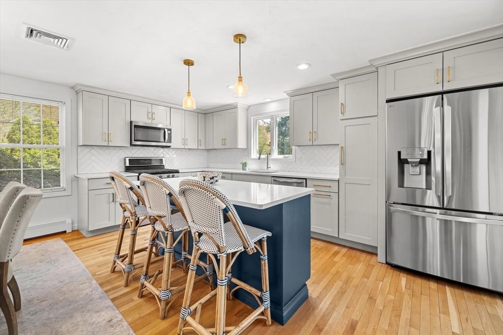 7 Blackhall Court, Marion, MA 02738 photo 2