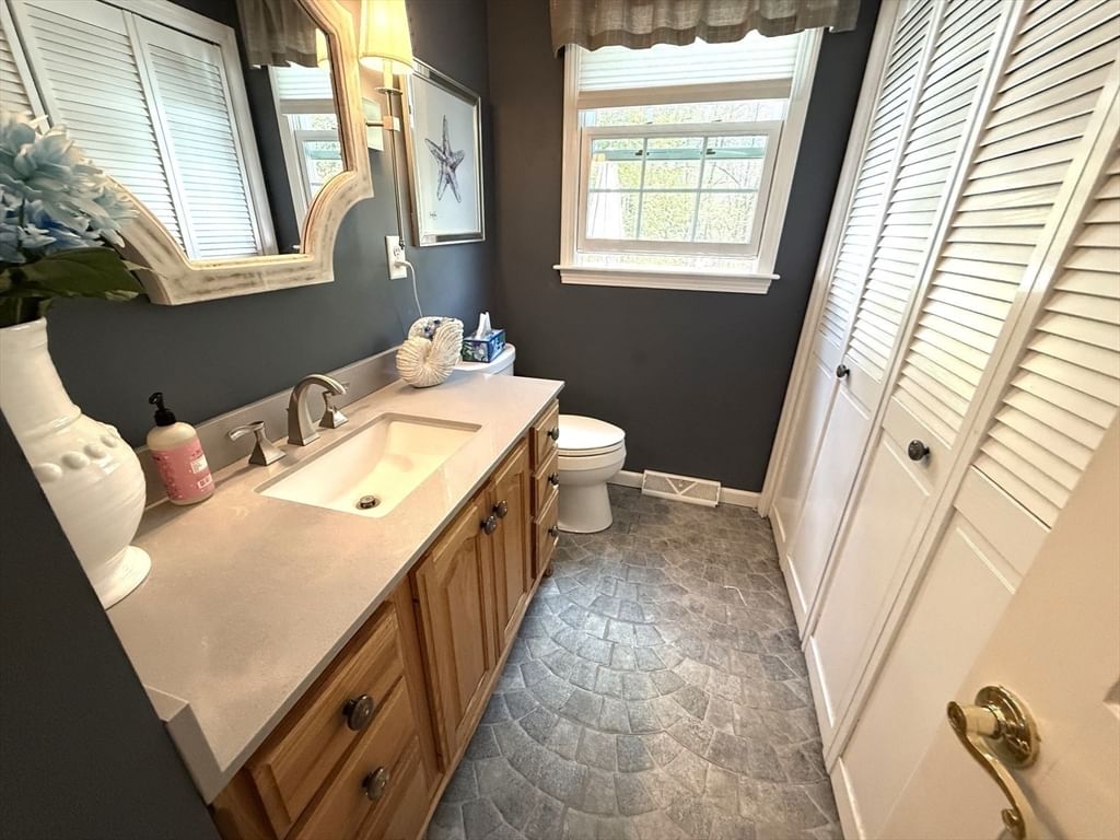 190 Wyndridge Circle, Pelham, NH 03076 photo 5