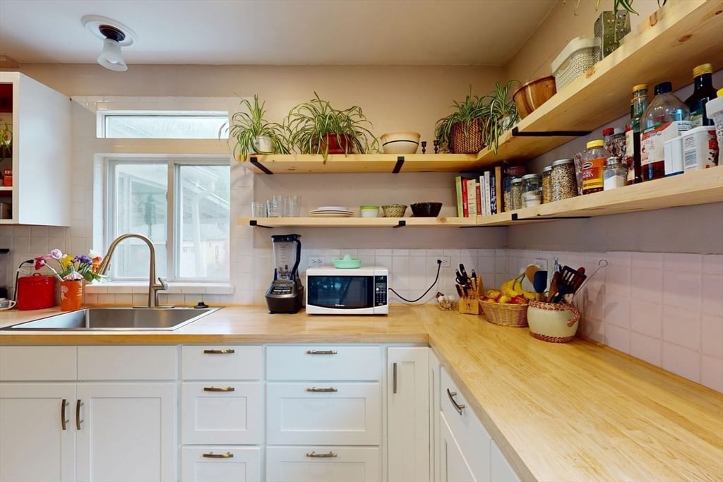 139 Main St, Shelburne, MA 01370 photo 2