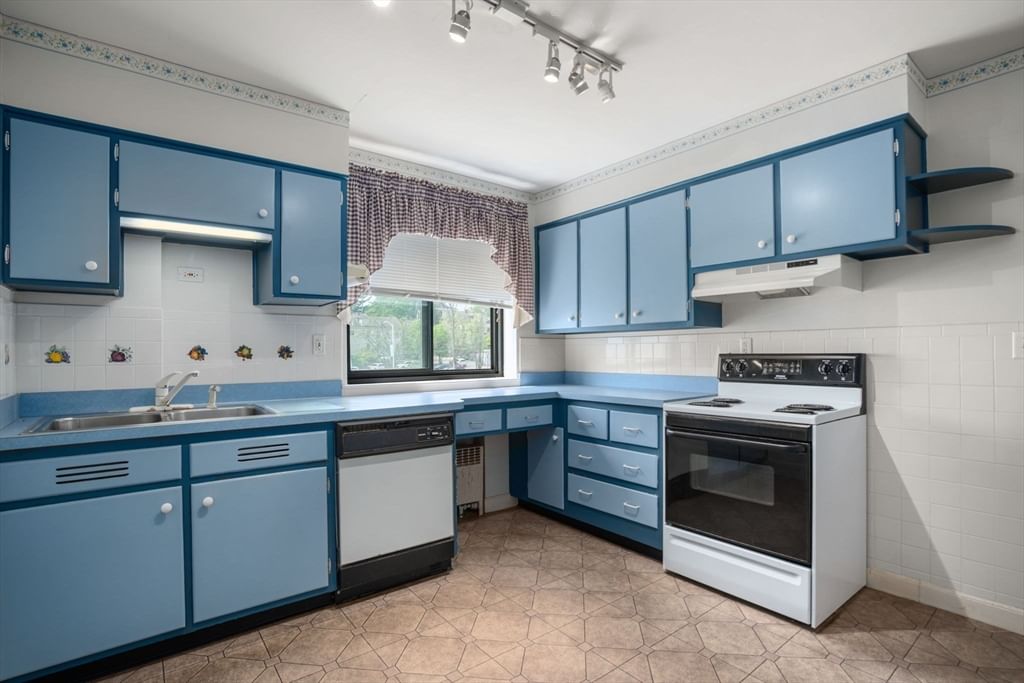 10 Ashland St #2L Worcester — Photo 8 of 22