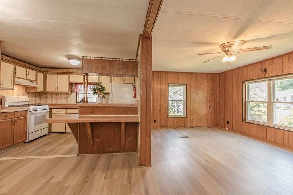 39 Friendship Drive West Bridgewater — Photo 8 of 29