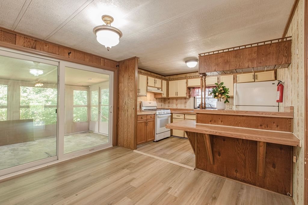 39 Friendship Drive West Bridgewater — Photo 9 of 29