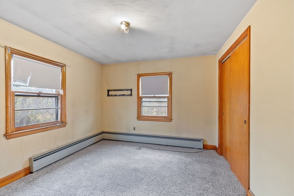 1064 Lakeview Ave Dracut — Photo 10 of 30