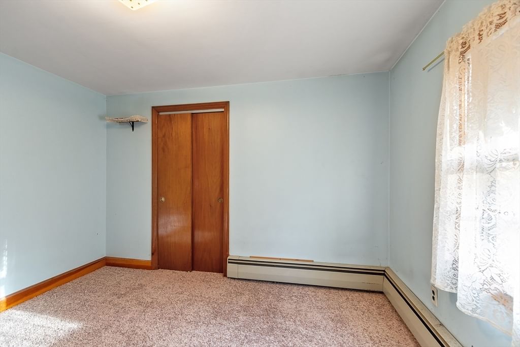 1064 Lakeview Ave Dracut — Photo 18 of 30
