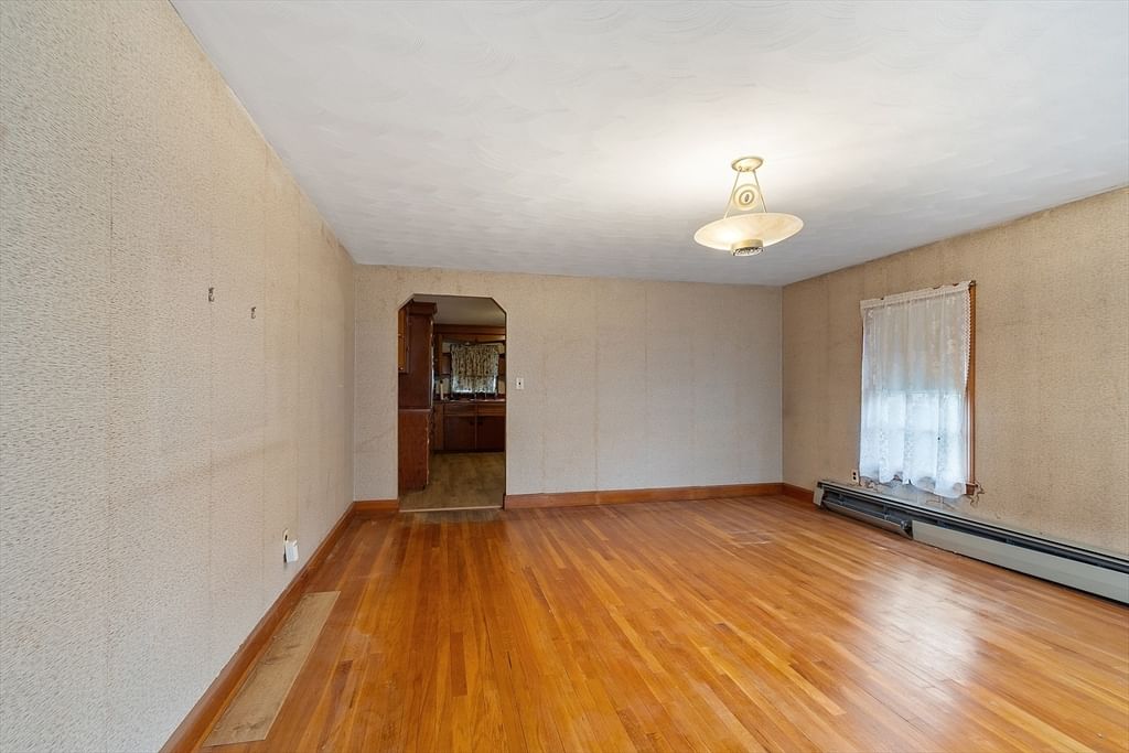 1064 Lakeview Ave Dracut — Photo 23 of 30