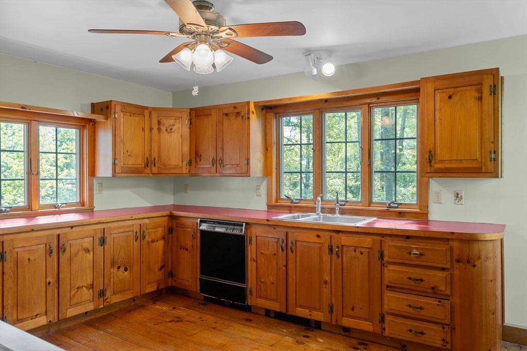 362 Snows Pond Rd, Rochester, MA 02770 photo 2