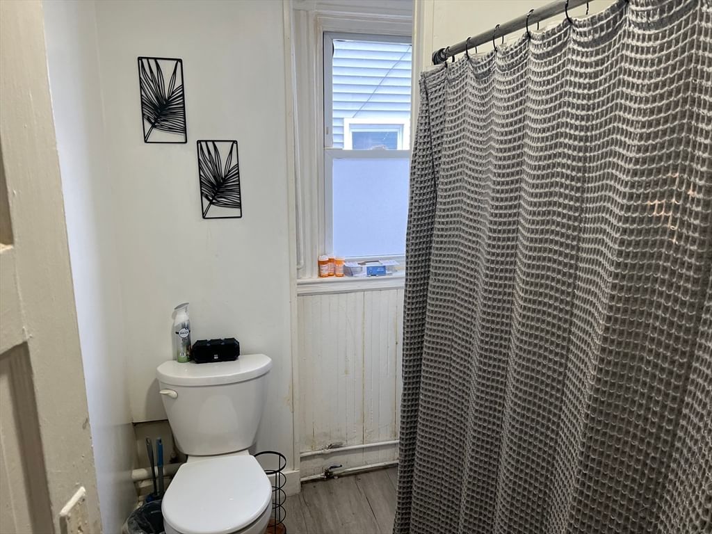 52 Ashley St New Bedford — Photo 16 of 39