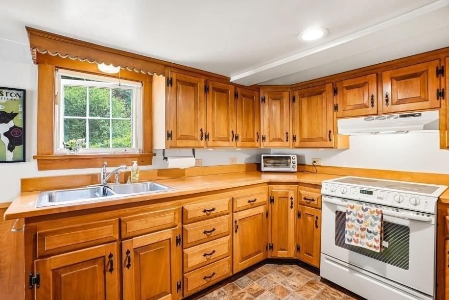 52 Elm St Upton — Photo 15 of 42