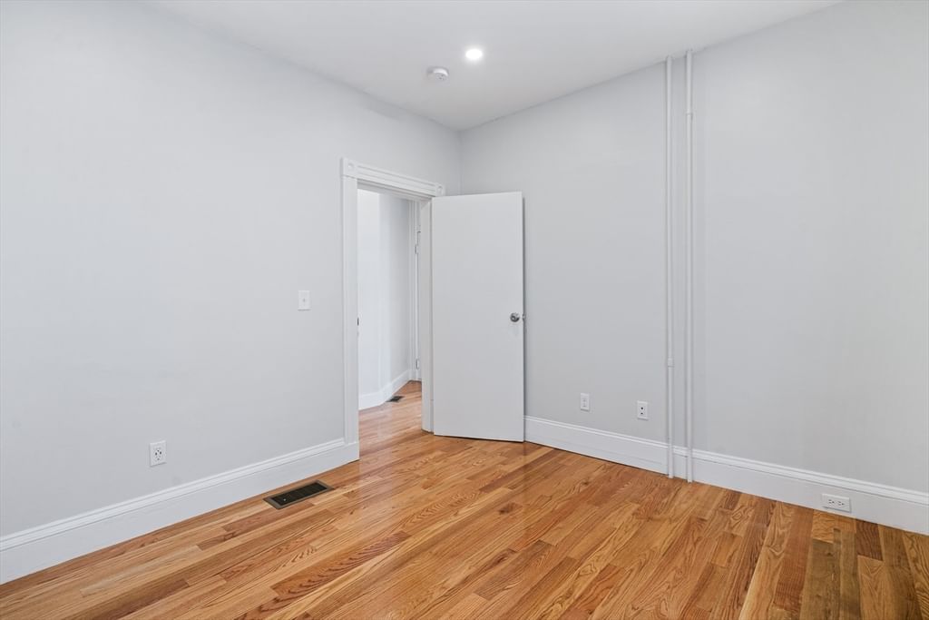 35 Newport Street Boston — Photo 11 of 28