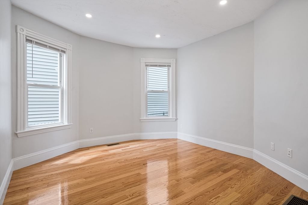 35 Newport Street Boston — Photo 16 of 28