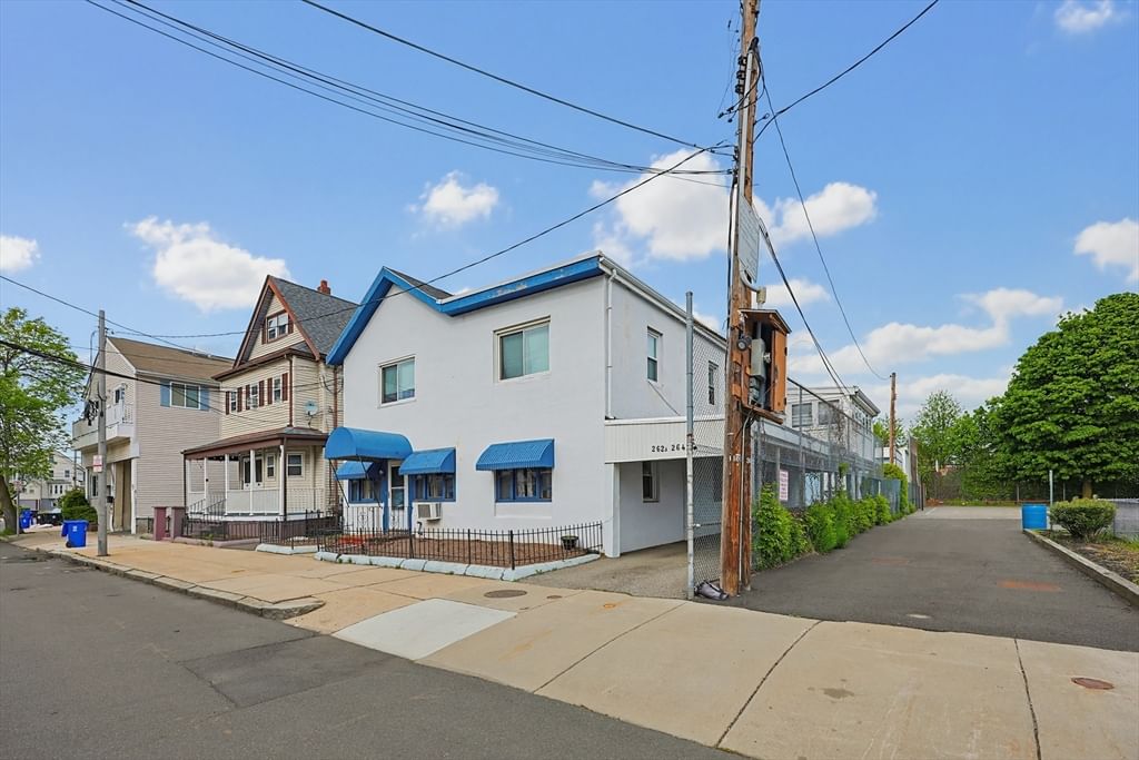262-264 Pearl St, Malden, MA 02148 photo 3
