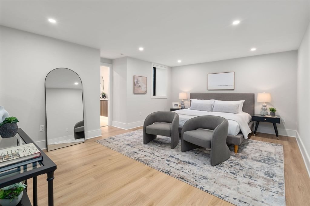 116 Thorndike St #1A Brookline — Photo 12 of 20