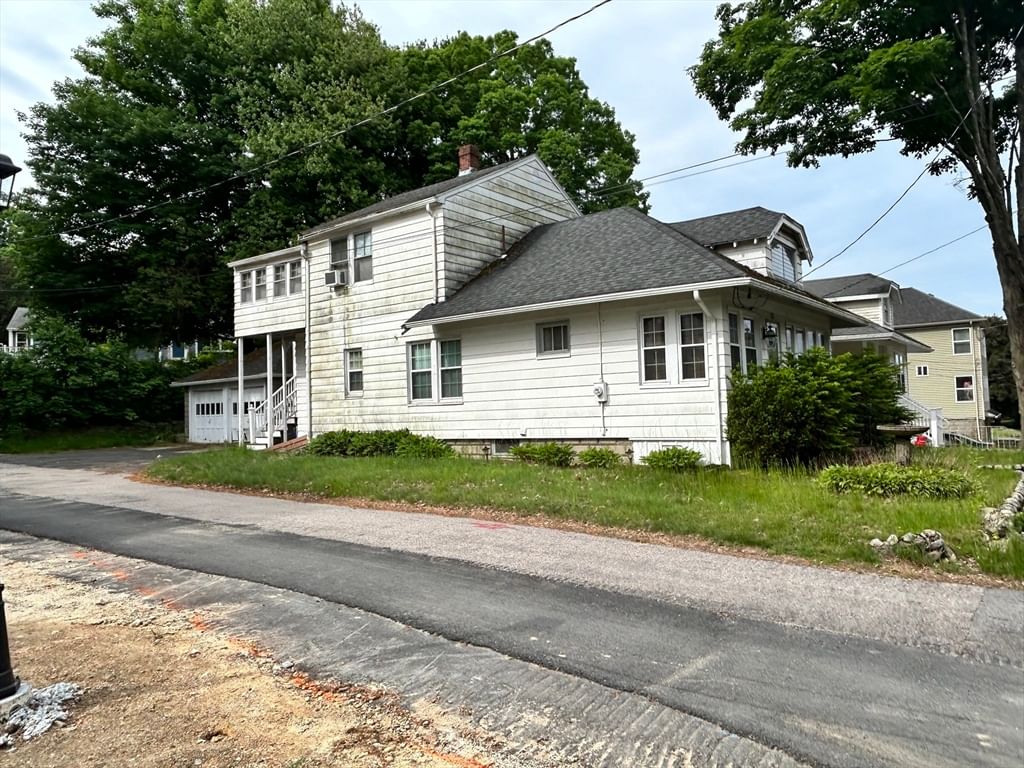 17 Carroll St, Milford, MA 01757 photo 3