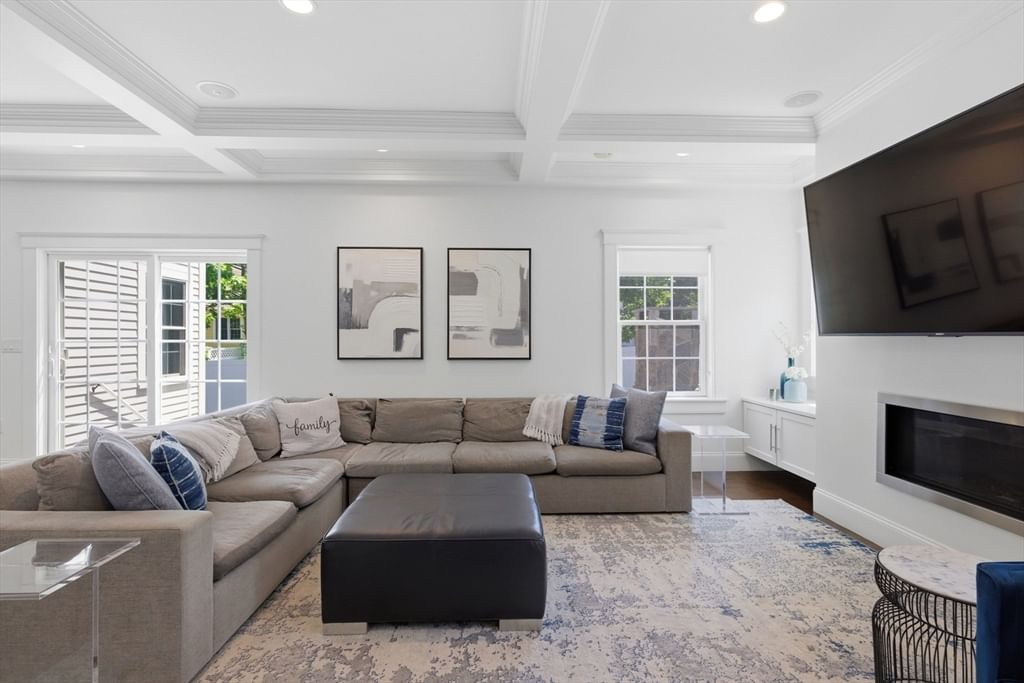 4 Augustus Rd Lexington — Photo 12 of 36