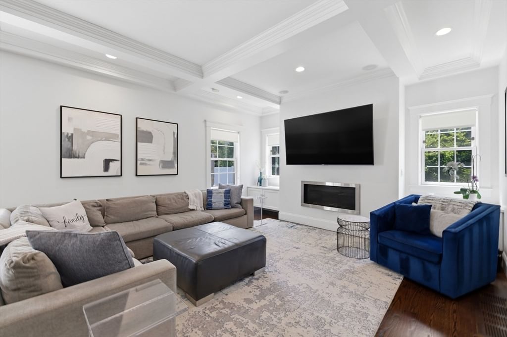 4 Augustus Rd Lexington — Photo 14 of 36