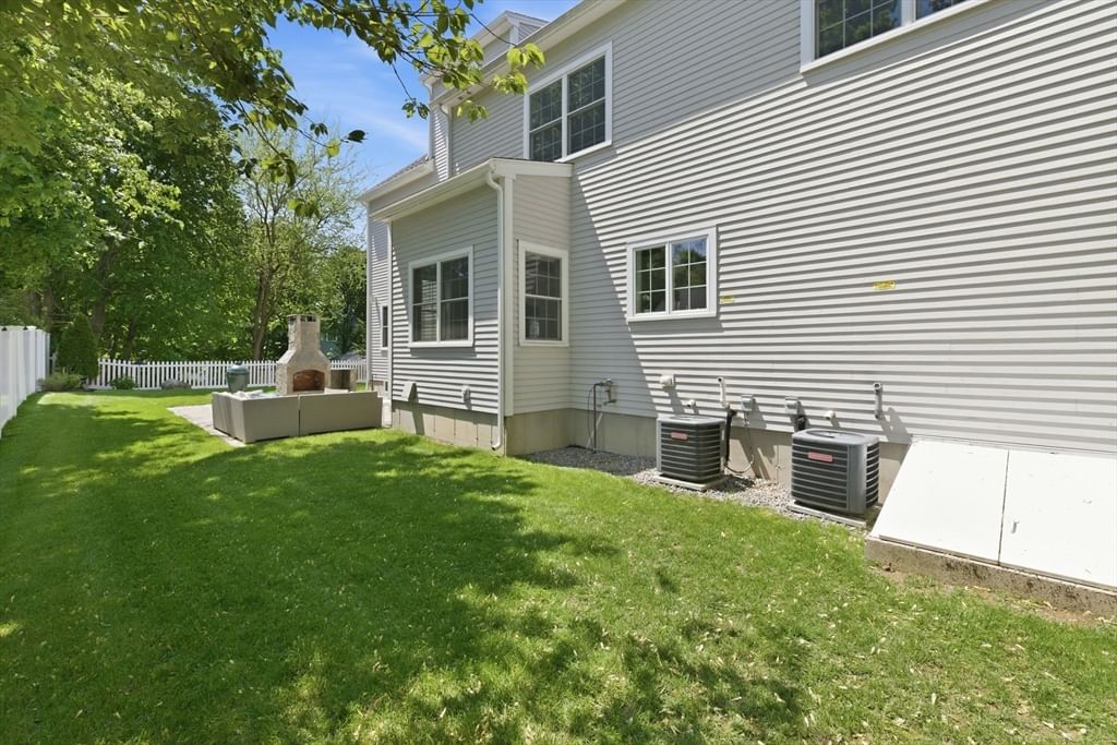 4 Augustus Rd Lexington — Photo 33 of 36