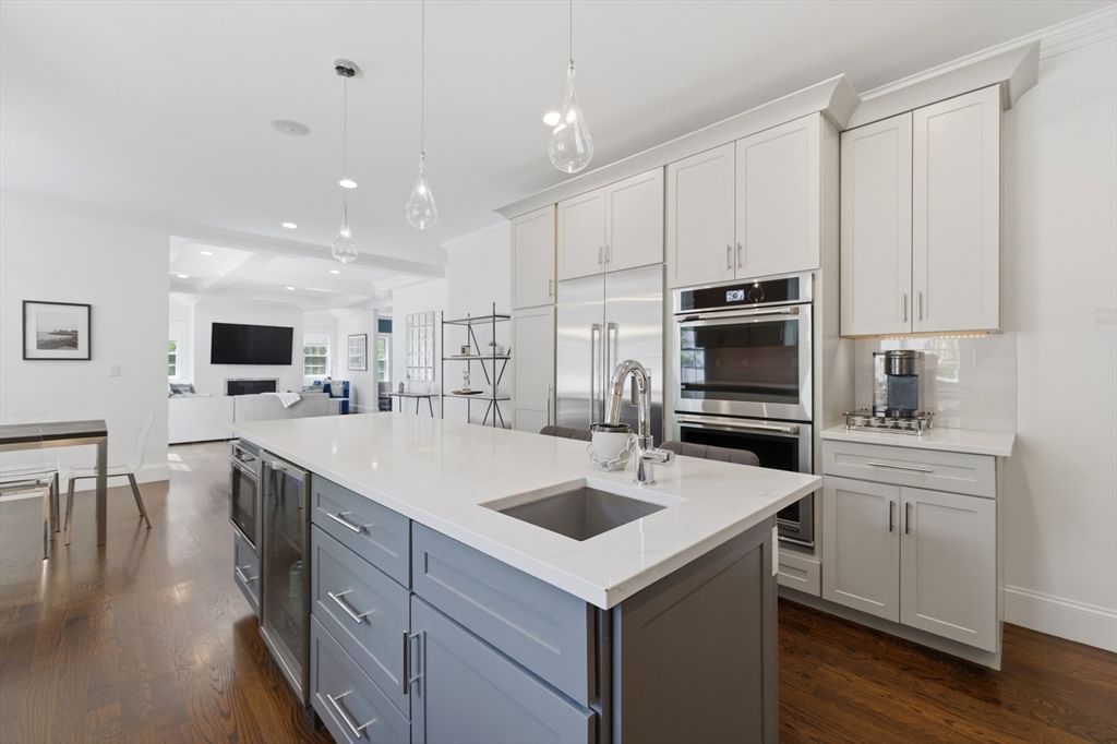 4 Augustus Rd Lexington — Photo 5 of 36