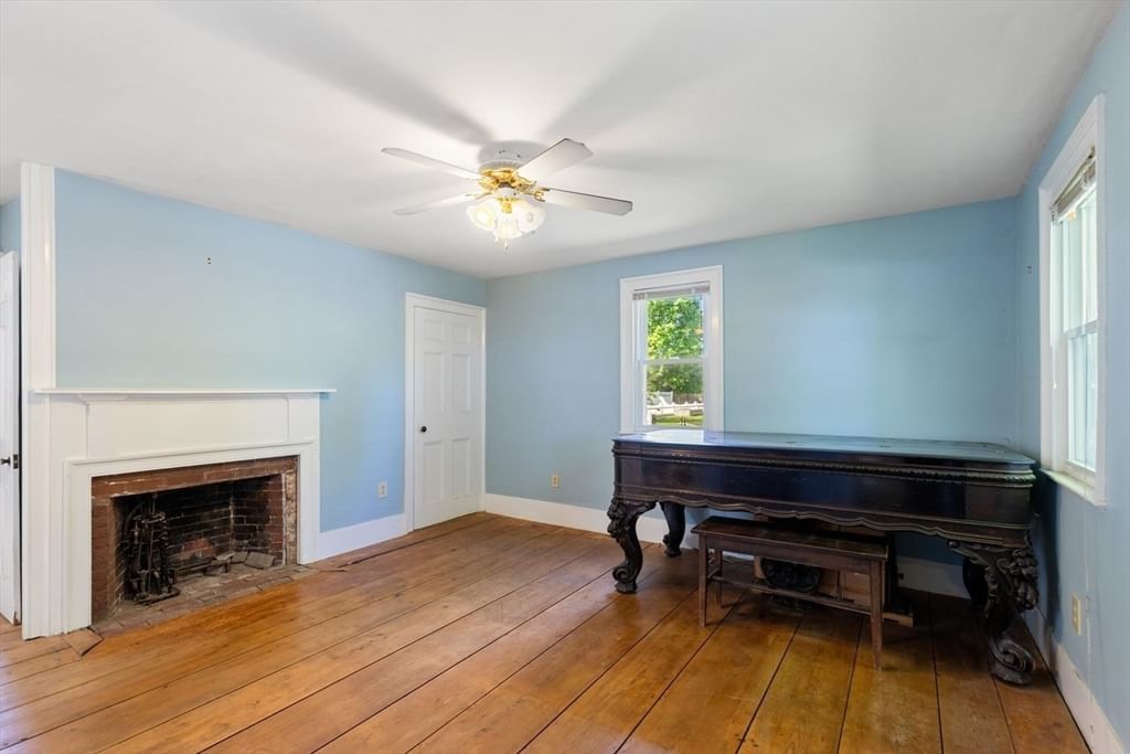 25 Poplar Street Gloucester — Photo 14 of 38