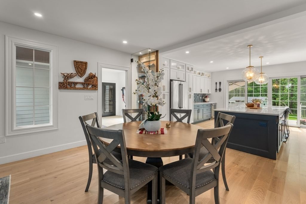 295 Gardner St Hingham — Photo 5 of 42
