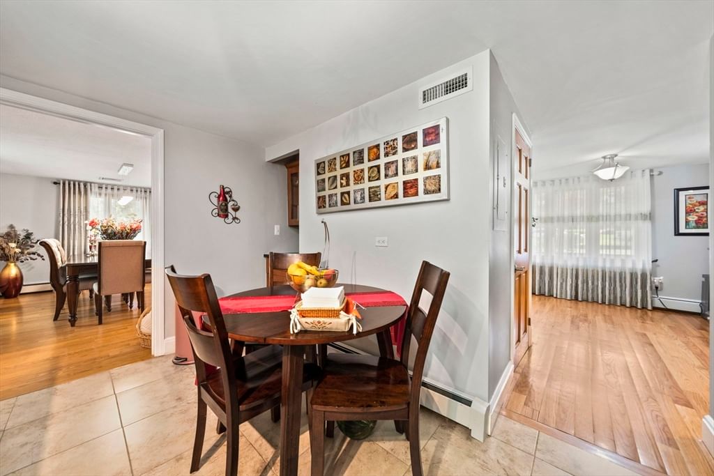 113 Colonel Hunt Dr Abington — Photo 12 of 42