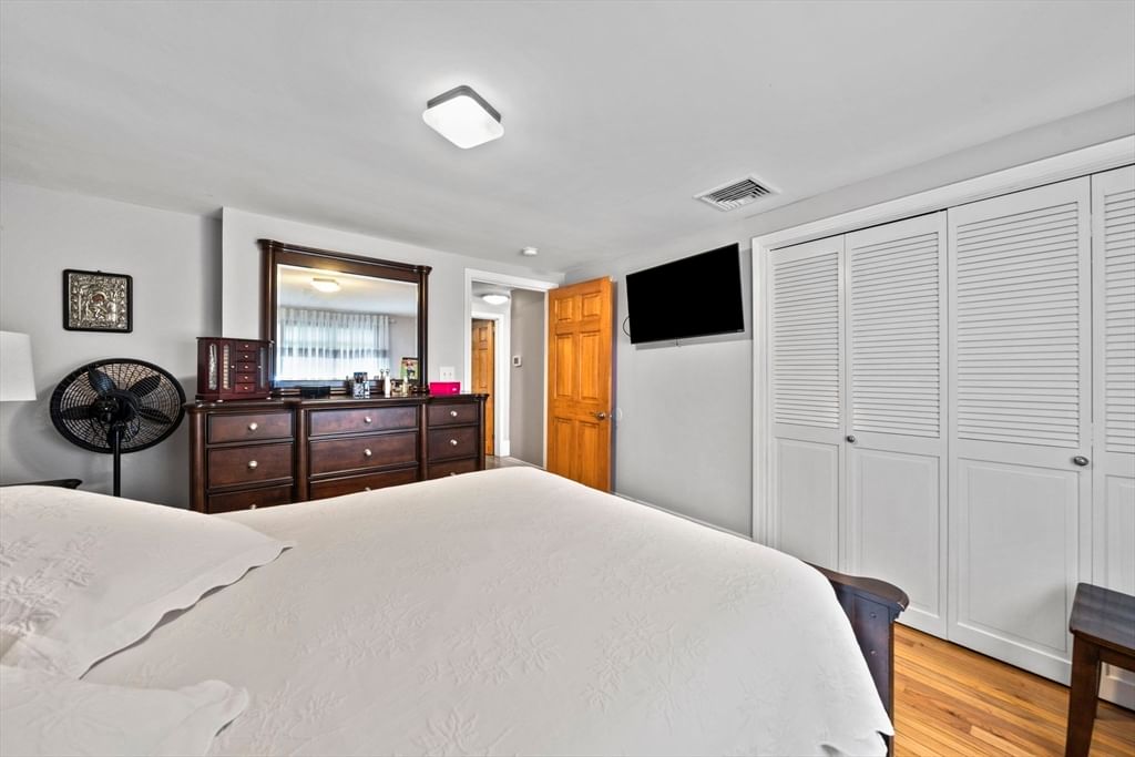 113 Colonel Hunt Dr Abington — Photo 14 of 42