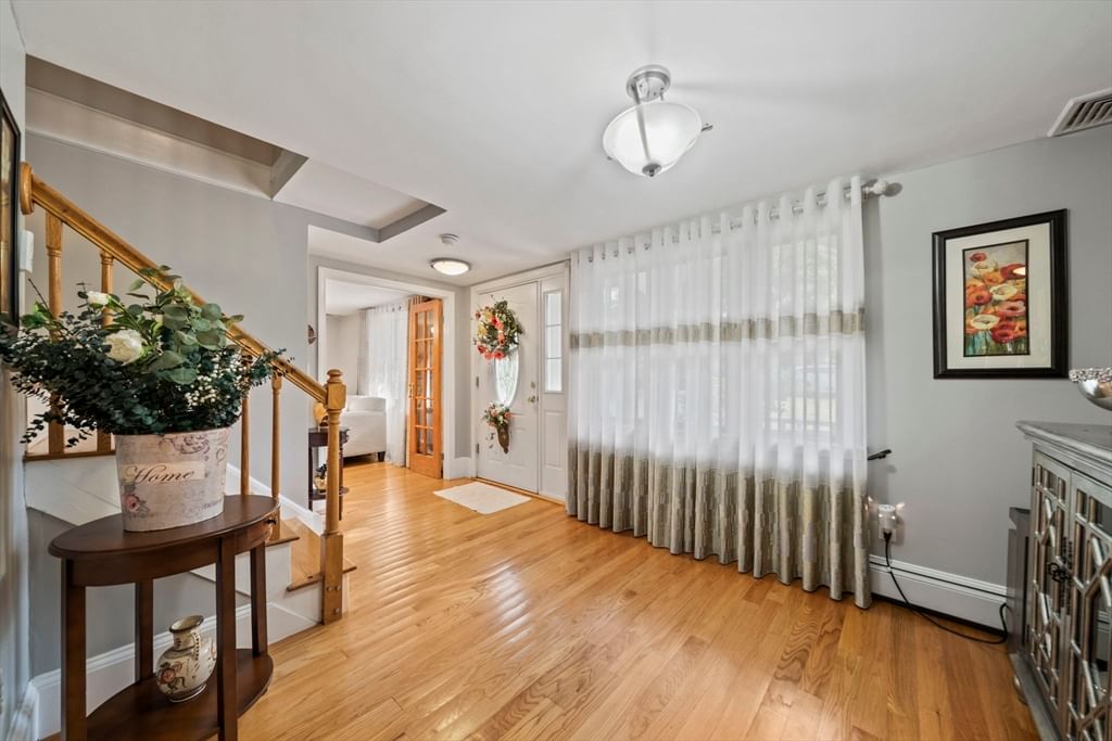 113 Colonel Hunt Dr Abington — Photo 4 of 42