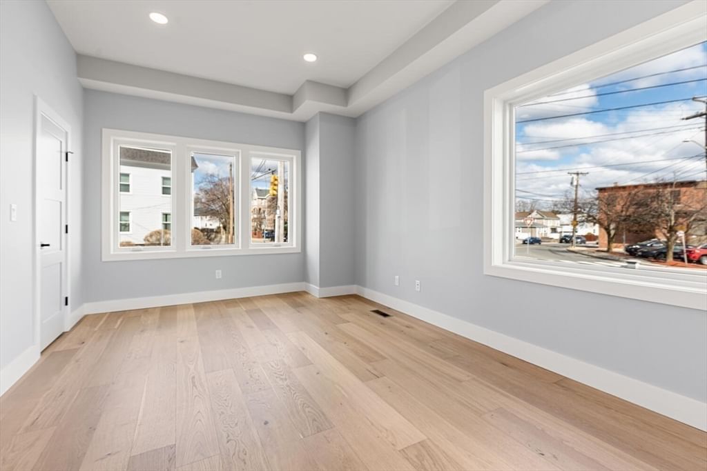 308 Newton Street Waltham — Photo 21 of 32