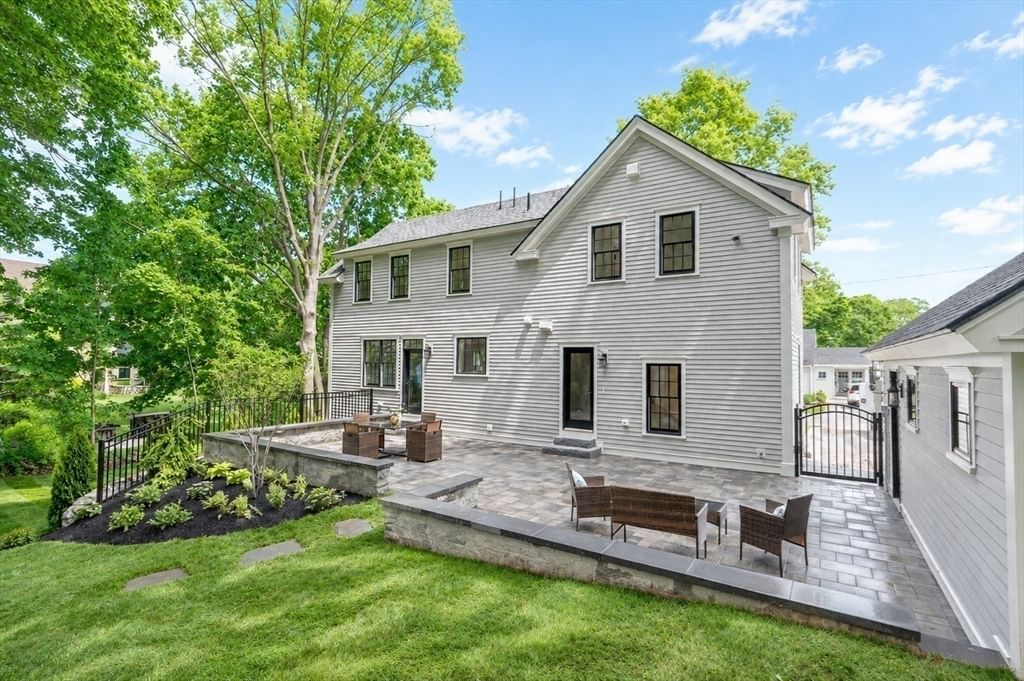 1 Stanley Ave Newburyport — Photo 37 of 41