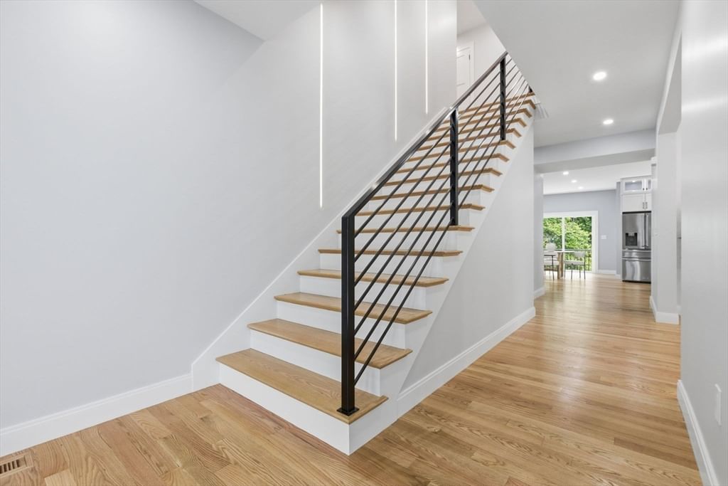 174 Winn St Burlington — Photo 16 of 41