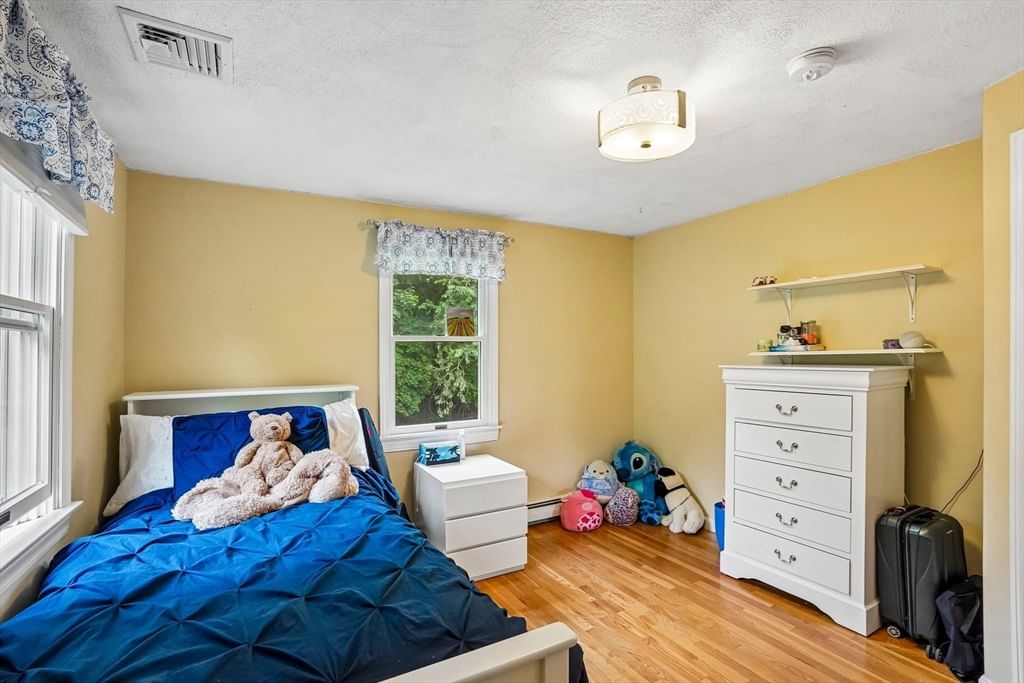 2 Berkley Cir Hingham — Photo 32 of 40