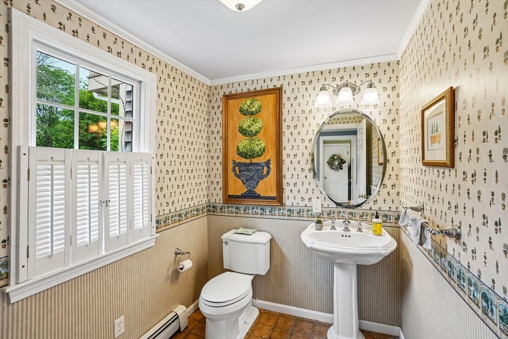 2 Berkley Cir Hingham — Photo 37 of 40
